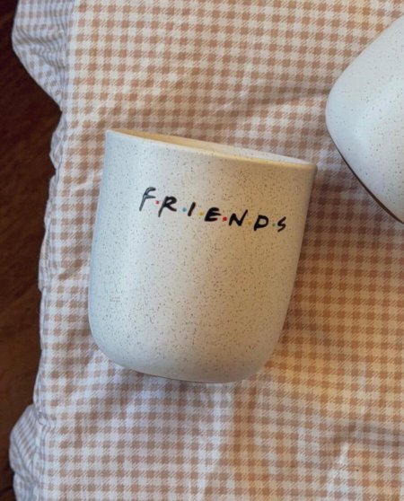 كوب بشعار friends