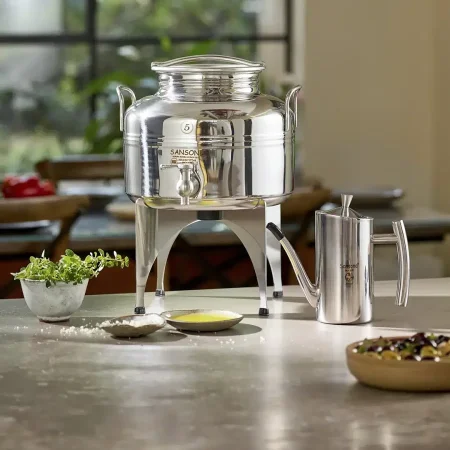 رزمة حاوية زيت الزيتون 5 لتر + ابريق 500 مل + ستاند